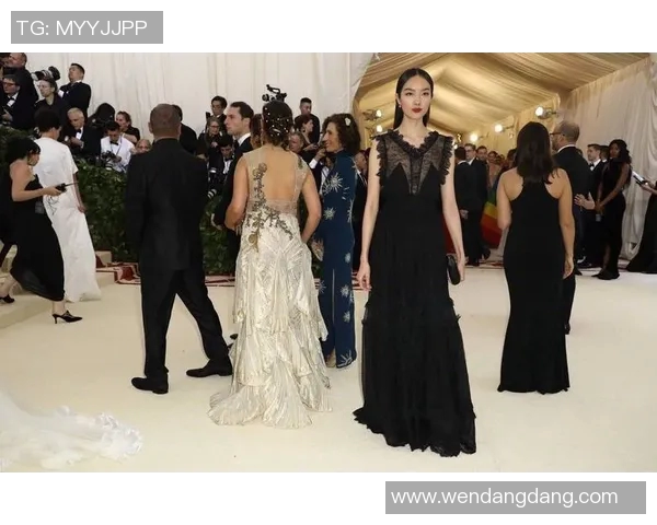 足球巨星换装大揭秘 揭开他们场外时尚与个性背后的秘密