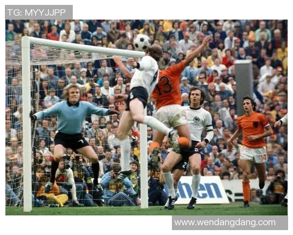 皇帝照：足球传奇的荣耀瞬间展现球王风采